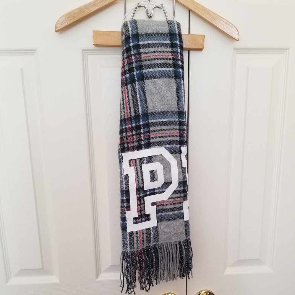 VS PINK SCARF NWT